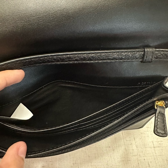 Marc Jacobs Elegant Black Crossbody Bag - Picture 7 of 12